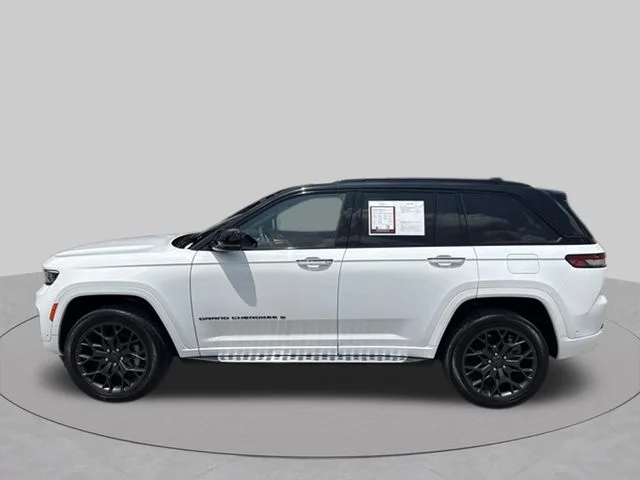 Used 2024 White Jeep Summit Reserve image 5
