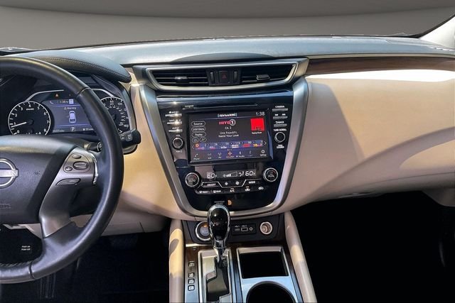 Used 2024 White Nissan Platinum image 6