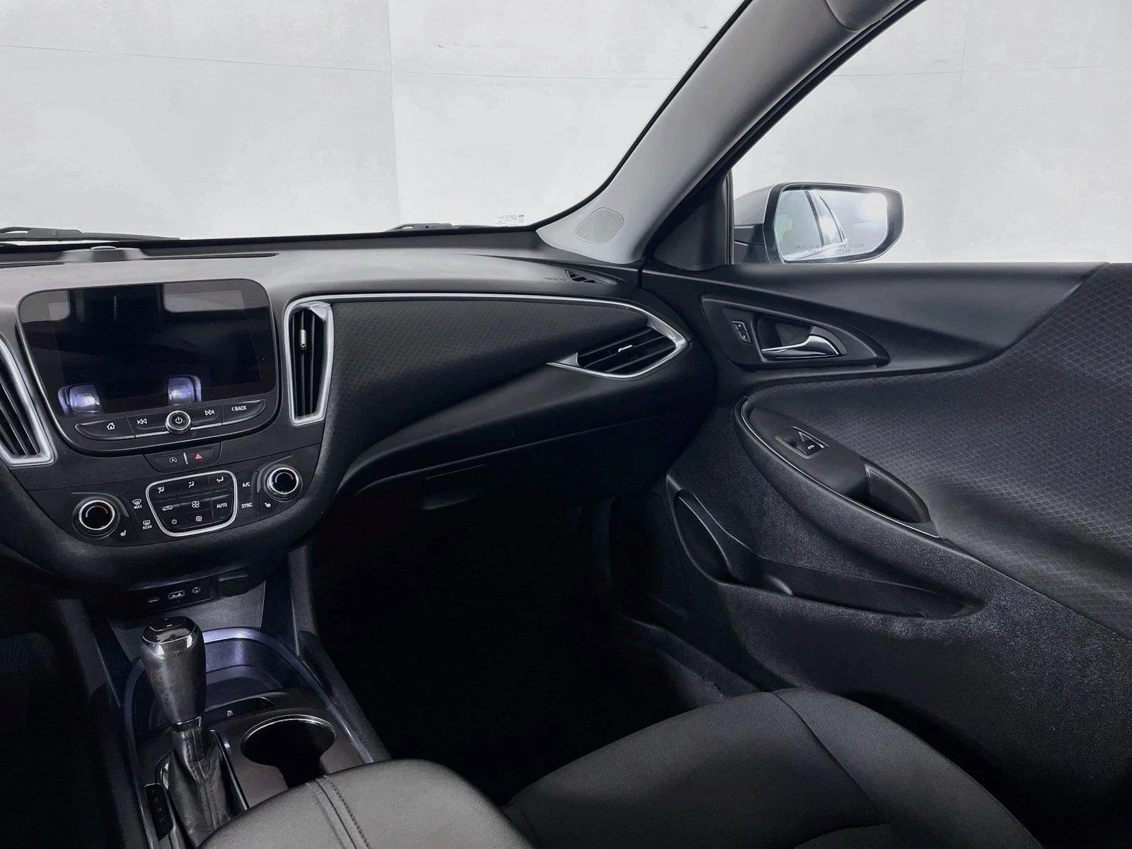 Used 2020 Silver Ice Metallic Chevrolet LT image 23