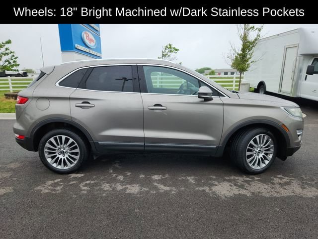 Used 2017 Gray Lincoln Reserve image 10