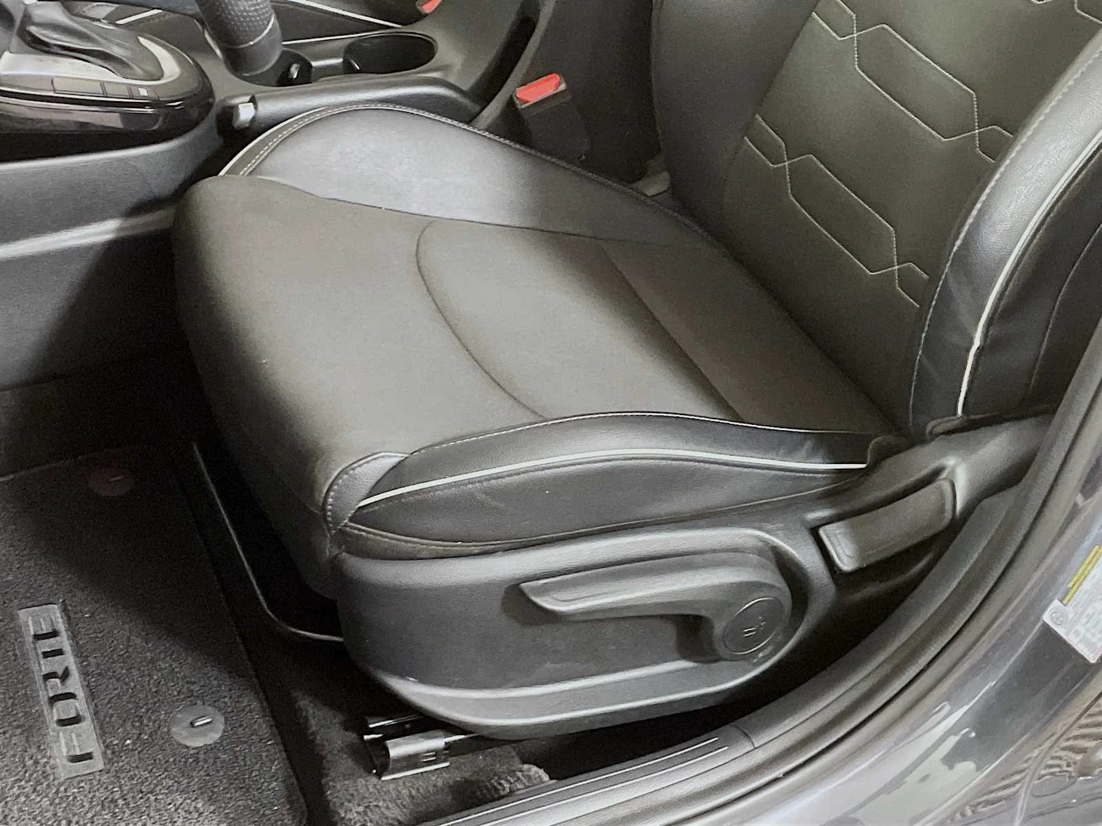 Used 2022 Gravity Gray Kia GT-Line image 17