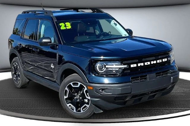 Certified Used 2023 Blue Metallic Ford Outer Banks image 3