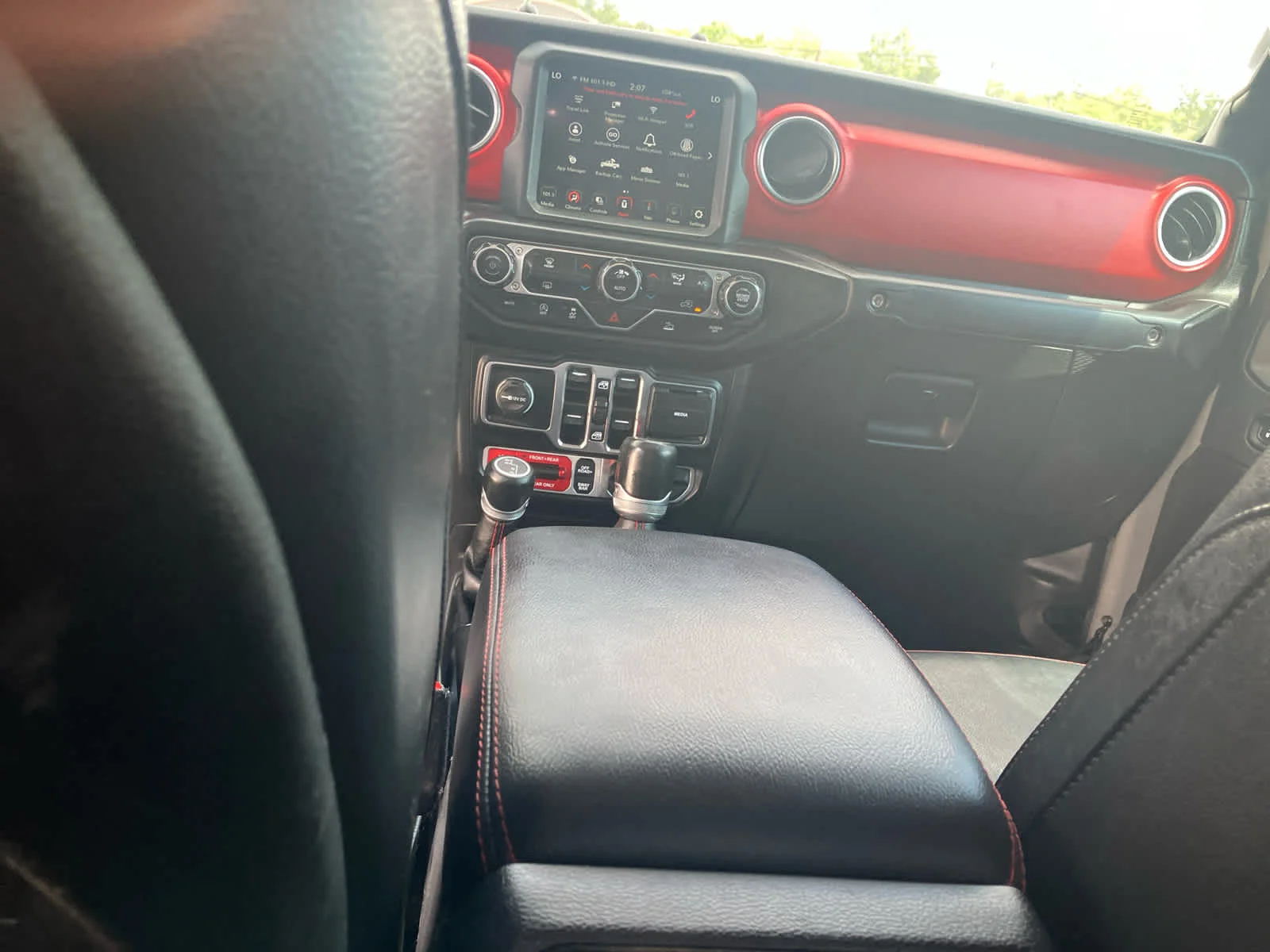 Used 2022 Sting-Gray Clearcoat Jeep Rubicon image 39