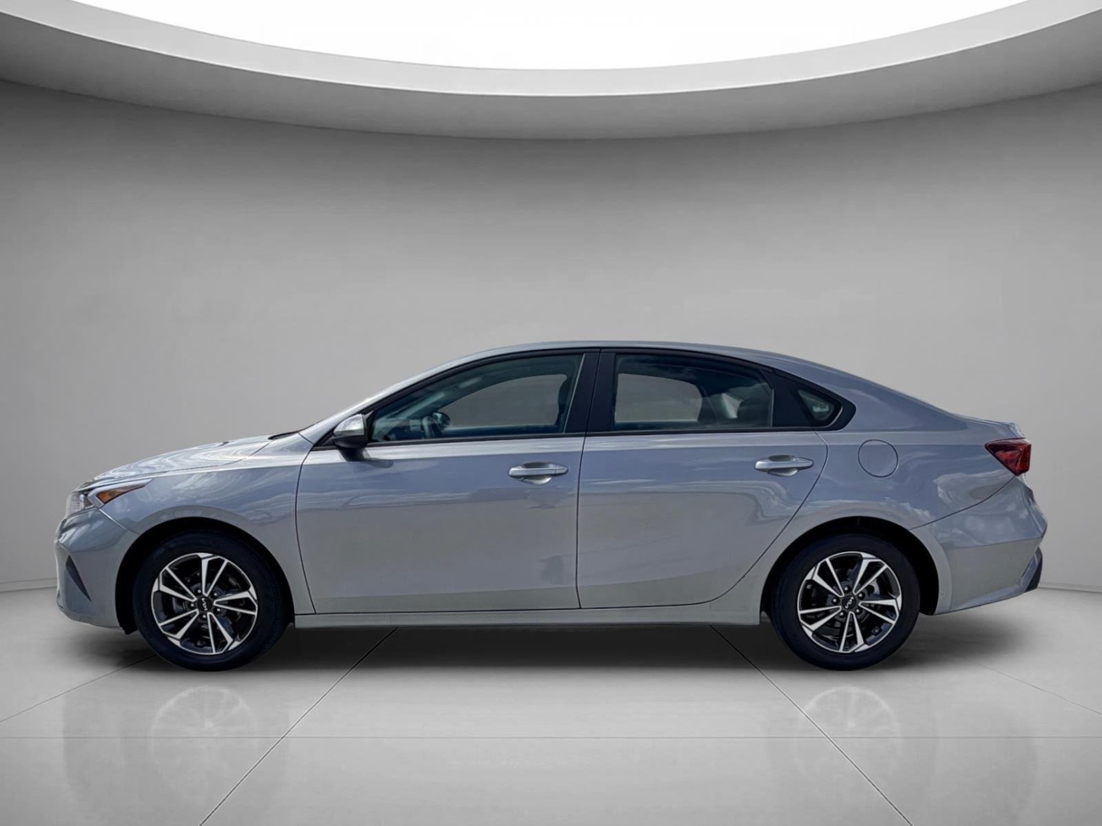 Used 2024 Steel Gray Kia LXS image 3