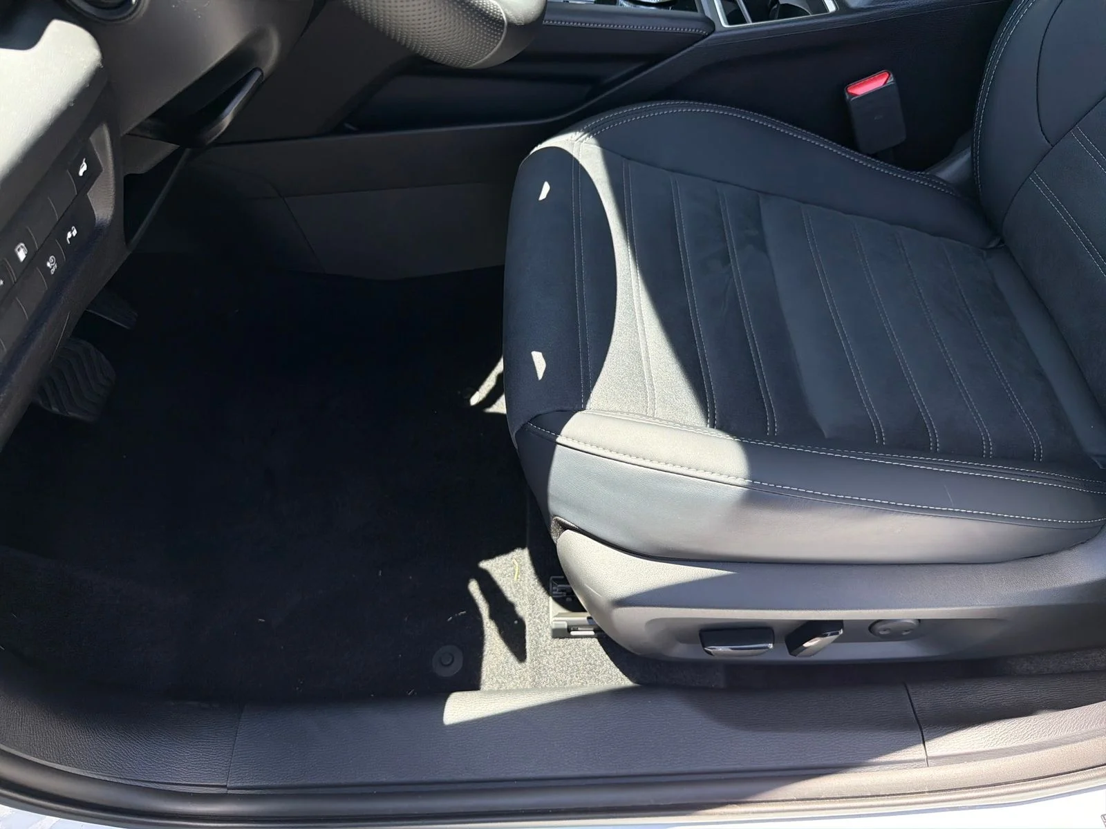New 2026 Nissan Rogue Plug-In Hybrid SL 4D Sport Utility