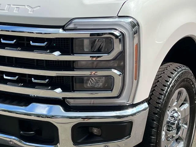 New 2027 Star White Metallic Tri-Coat Ford F-350® Lariat® image 9