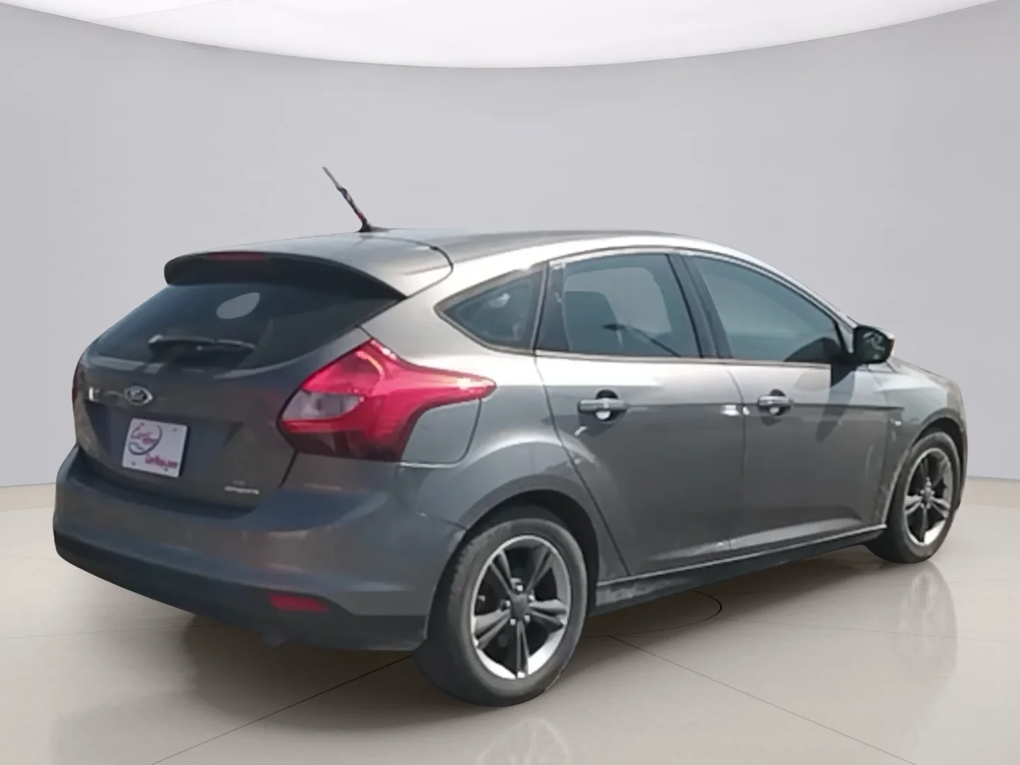 Used 2012 Gray Ford SE image 5