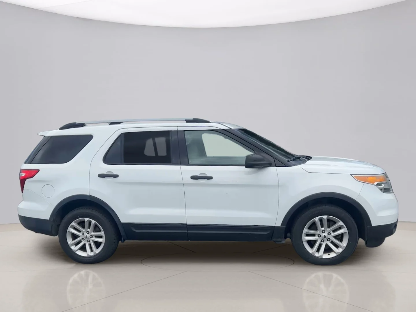 Used 2015 White Ford 4WD image 6