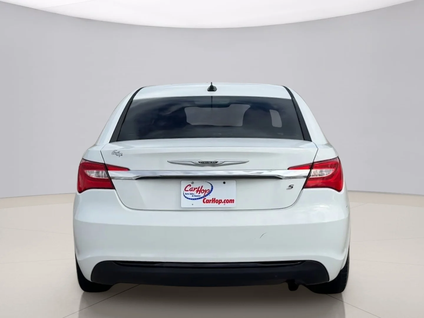 Used 2013 White Chrysler TOURING image 4