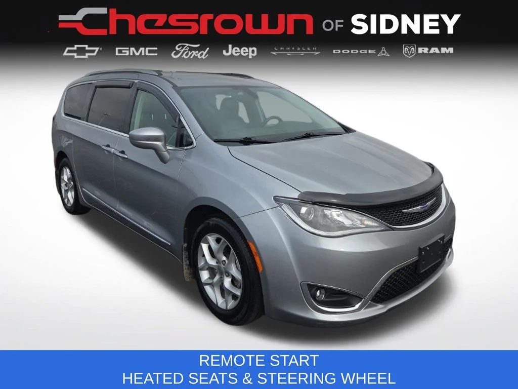 Used 2019 Silver Chrysler Touring L image 3