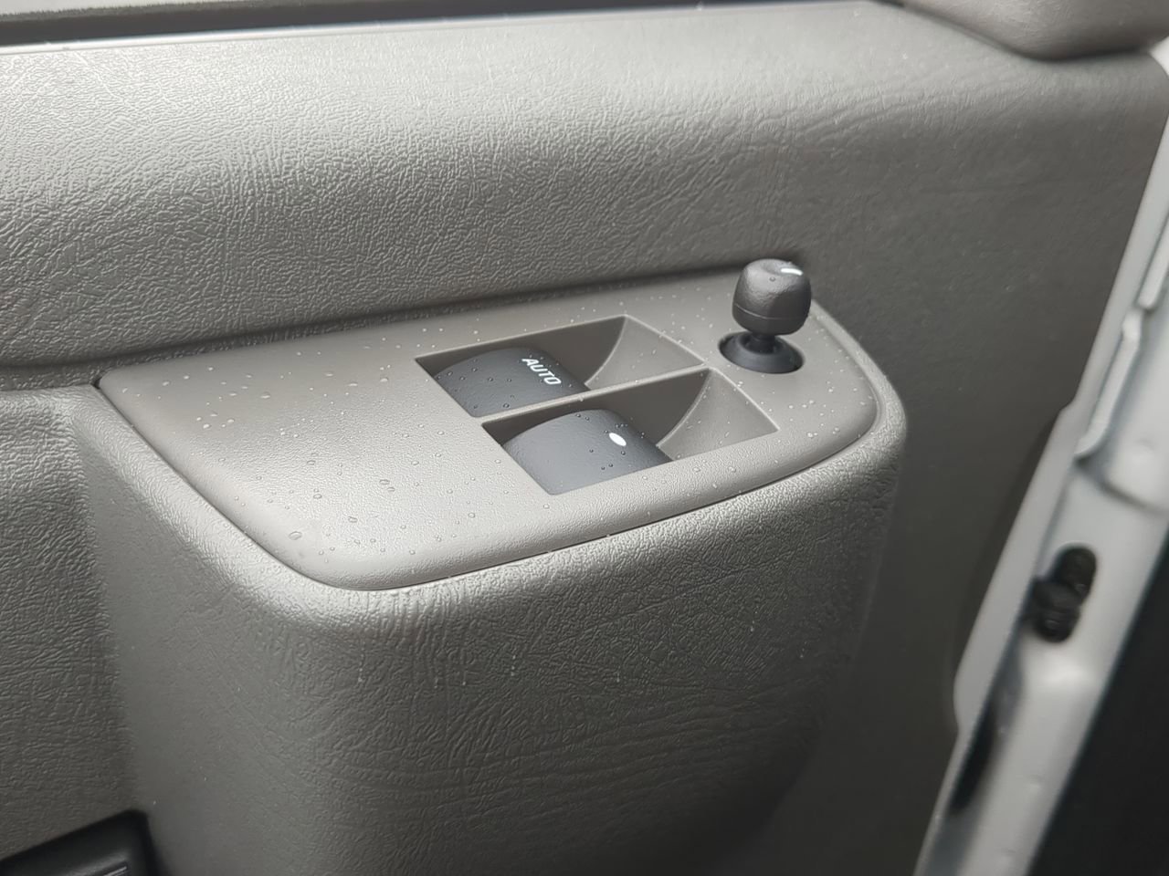 New 2025 Summit White GMC Work Van image 20