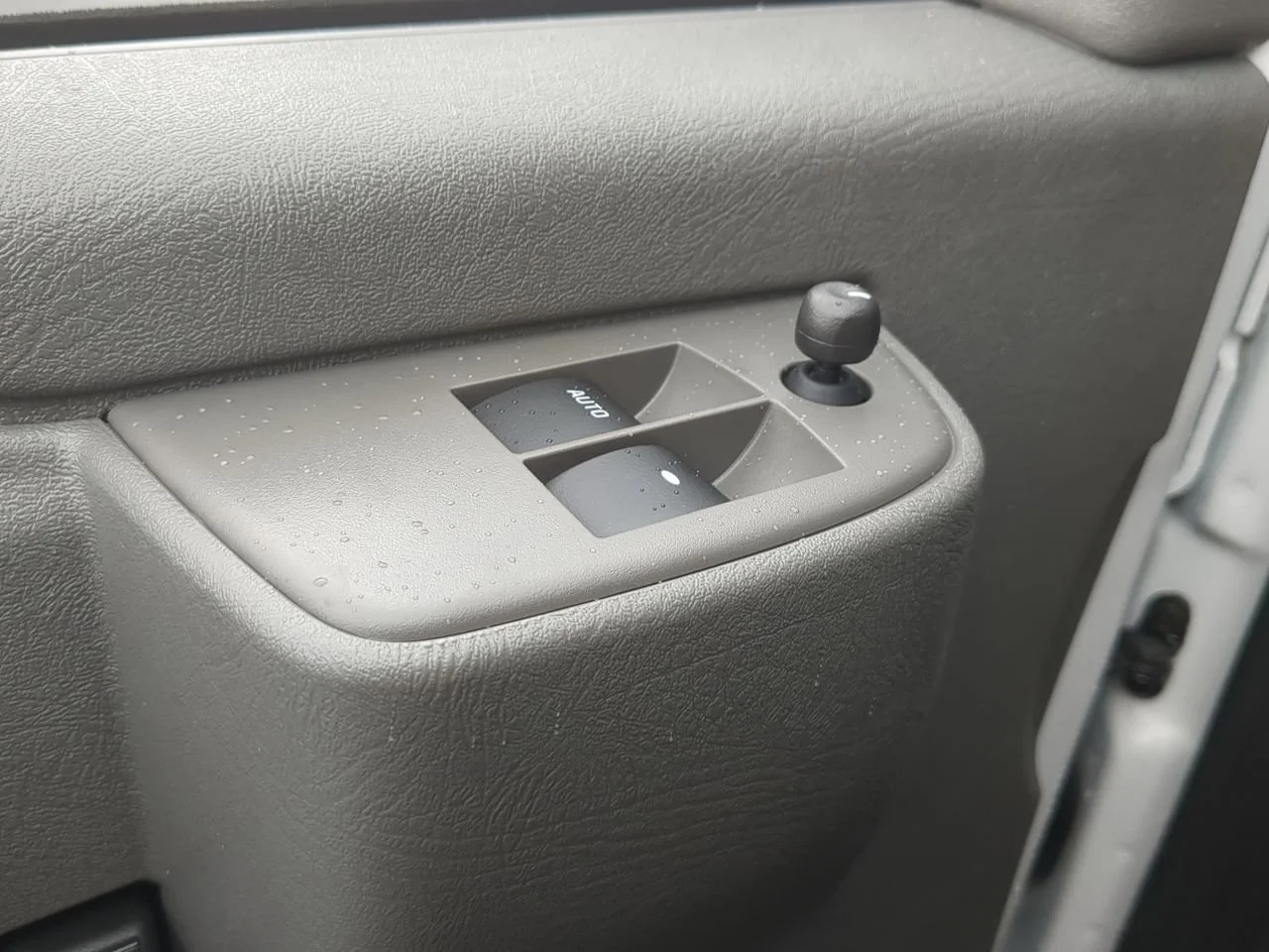 New 2025 Summit White GMC Work Van image 20