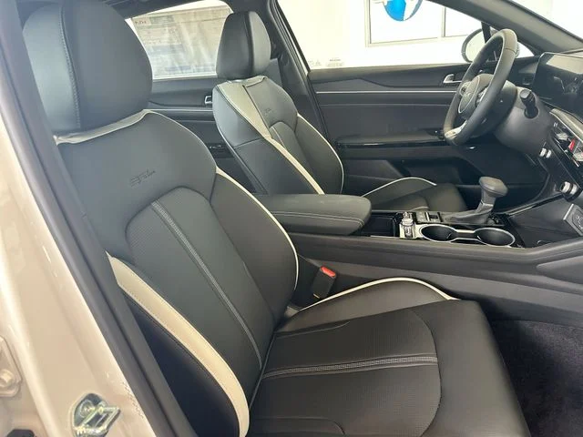 New 2026 Snow White Pearl Kia GT-Line image 27