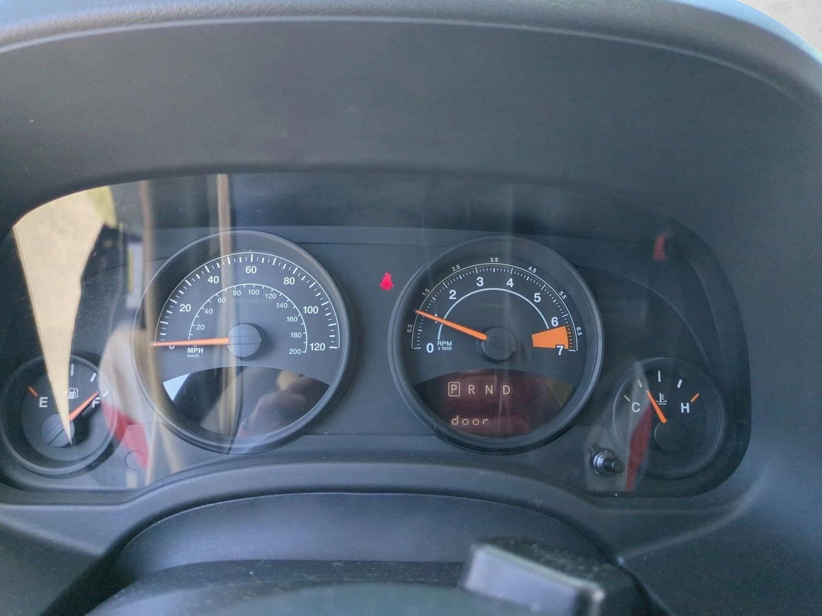 Used 2014 True Blue Pearlcoat Jeep Latitude image 11