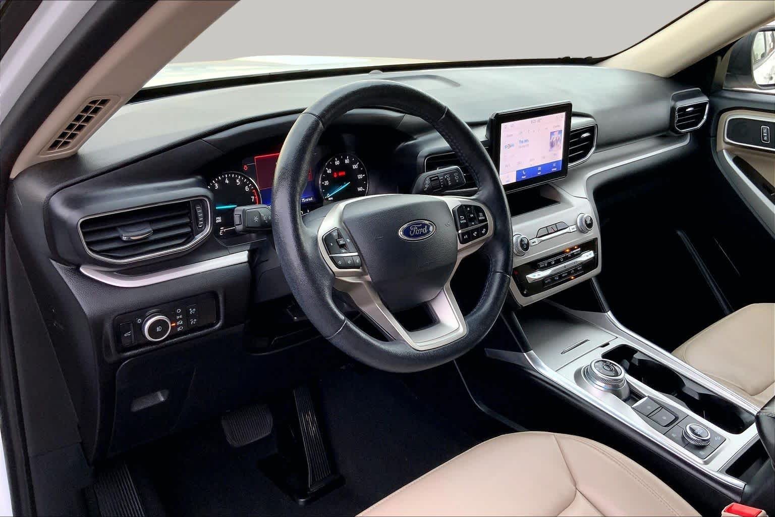 Certified Used 2024 Oxford White Ford XLT image 18
