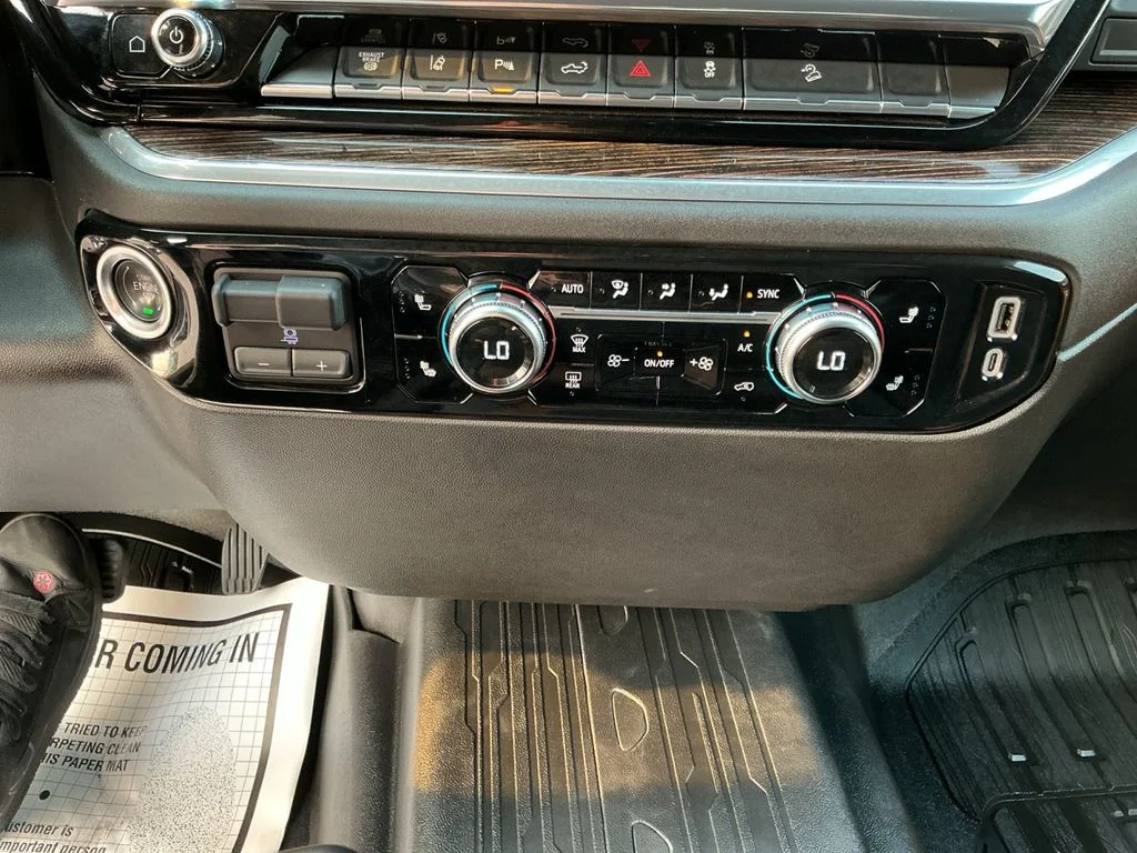 Used 2025 White GMC SLE image 17