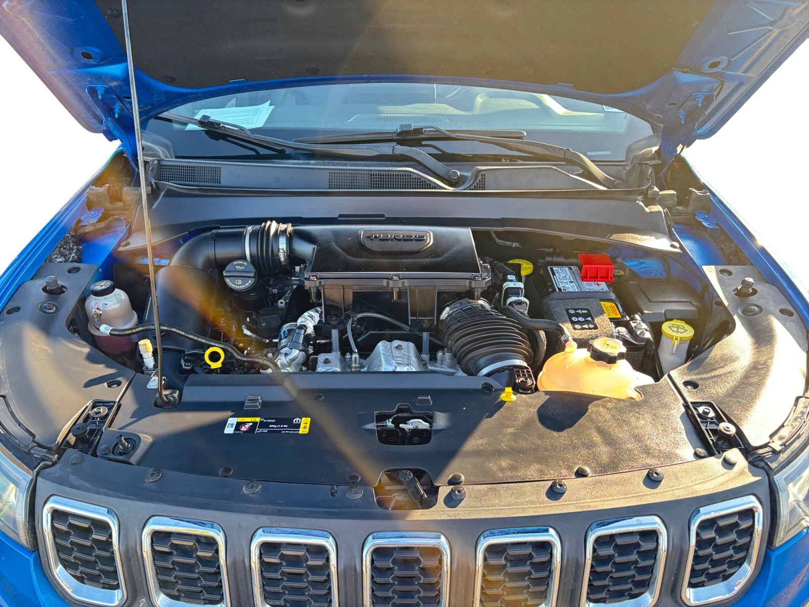 Used 2024 Hydro Blue Pearlcoat Jeep Latitude image 23