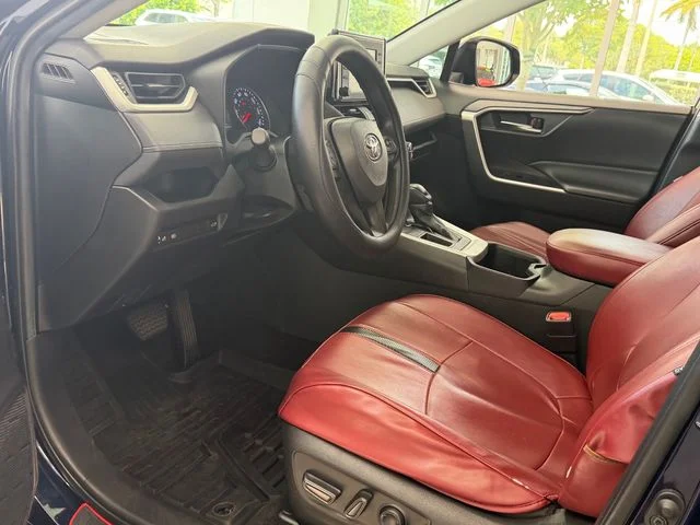 Used 2022  Toyota XLE image 6