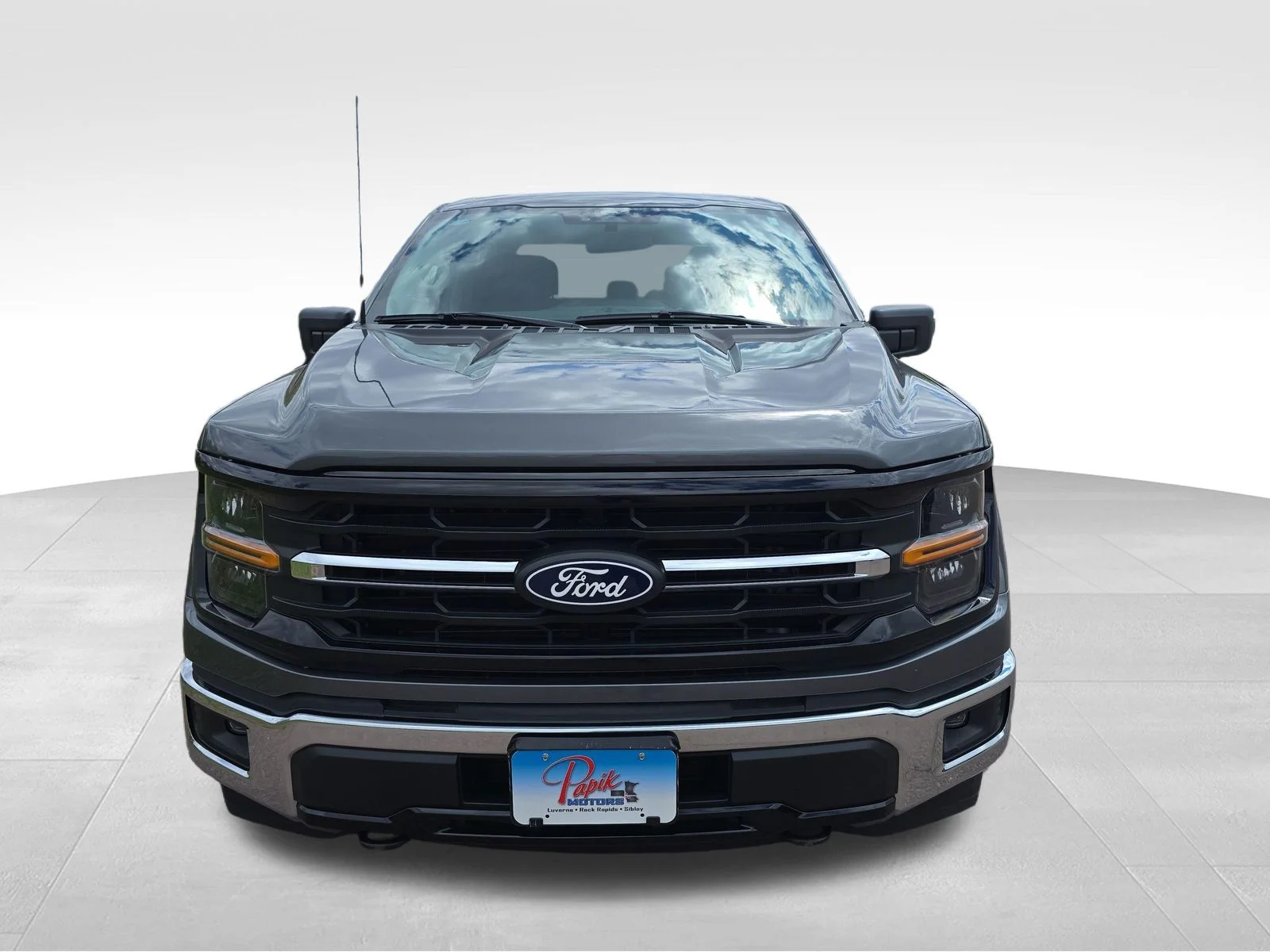 Used 2025 Carbonized Gray Metallic Ford XLT image 4