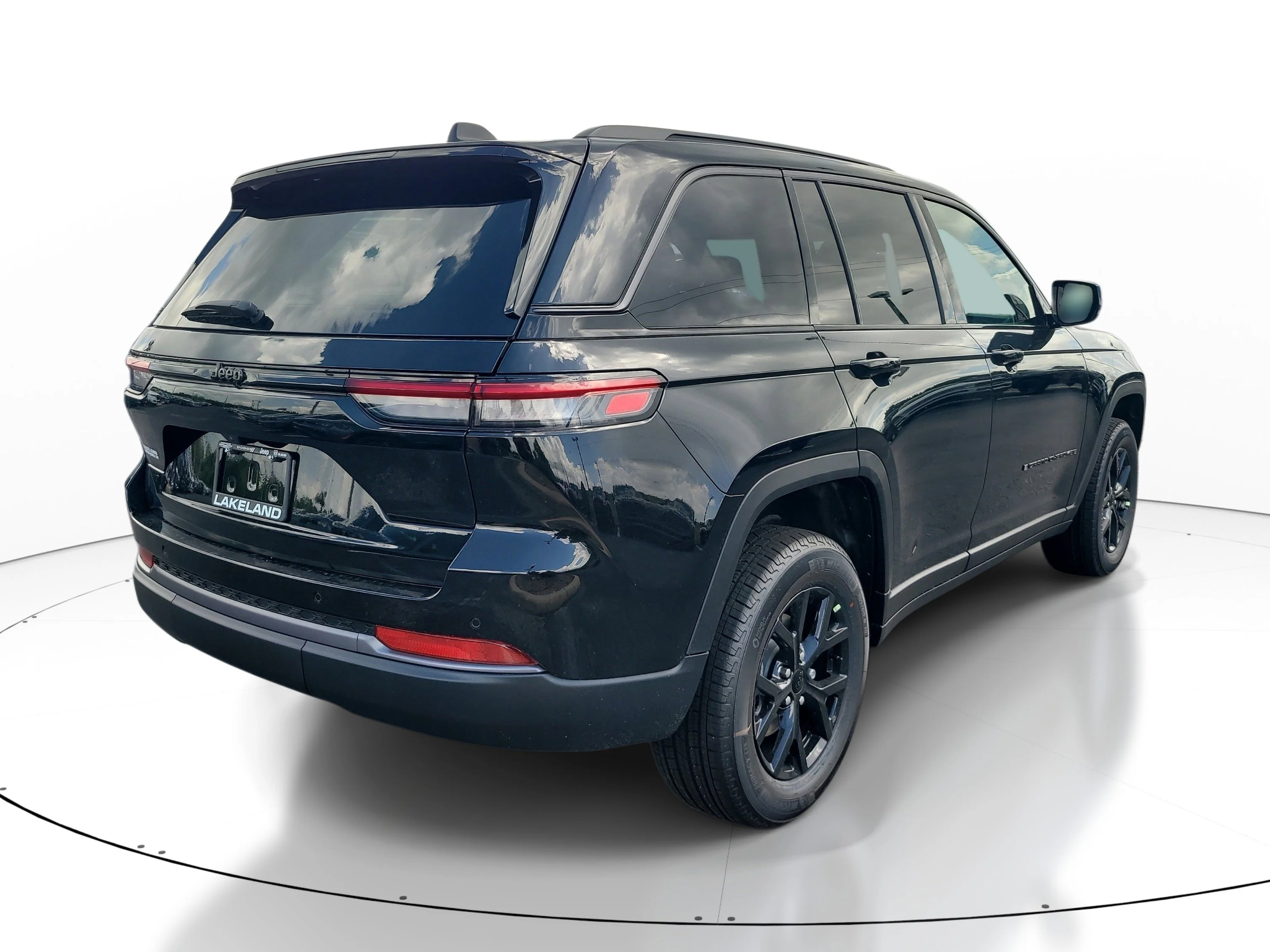 New 2026 Diamond Black Crystal Pearlcoat Jeep Laredo Altitude image 6