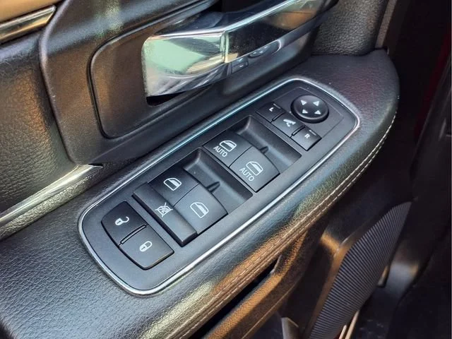 Used 2015  Ram Sport image 20
