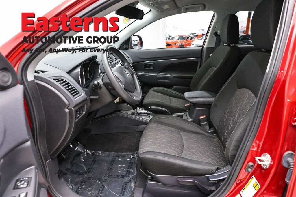 Used 2023 Red Mitsubishi 2.0 ES image 14