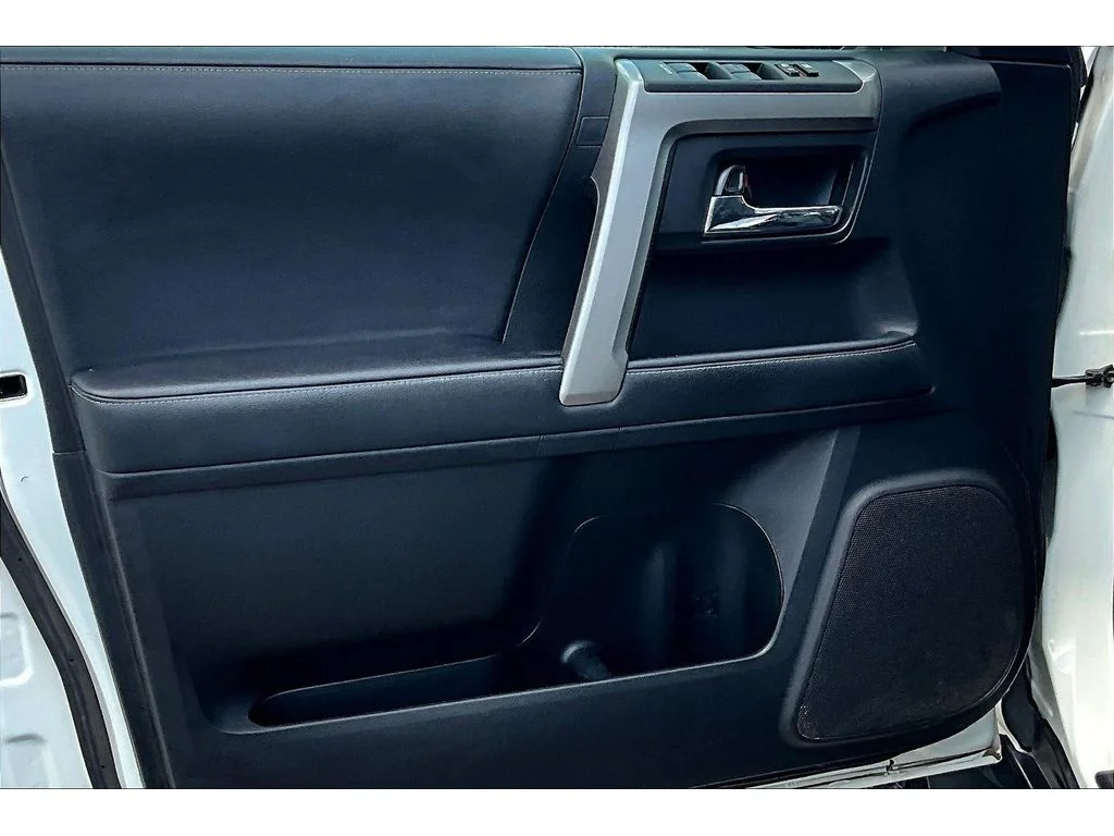 Used 2021  Toyota SR5 Premium image 17