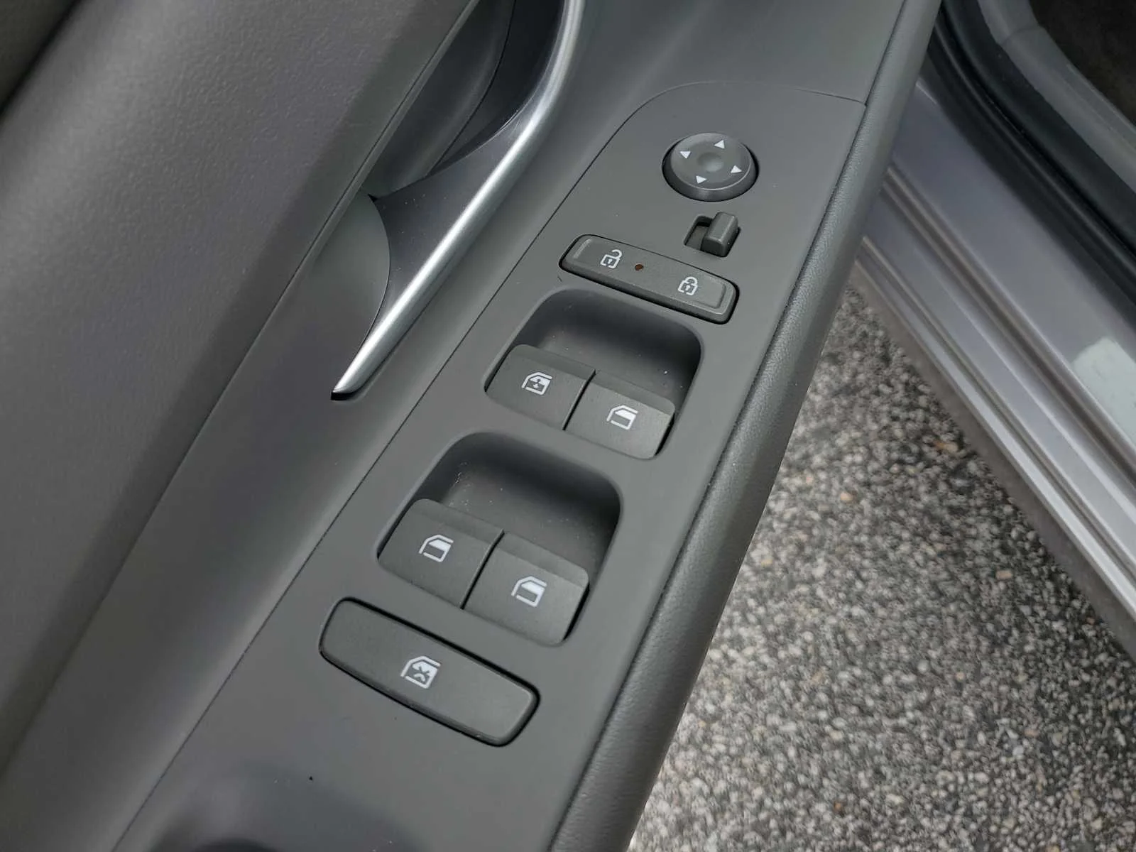 Used 2025 Fluid Metal Hyundai SEL Convenience image 16