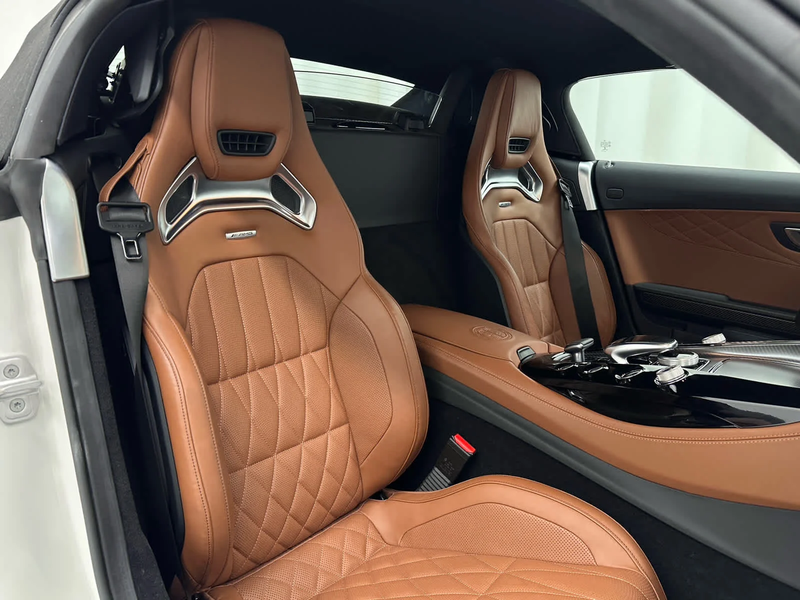 Used 2018 designo Diamond White Metallic Mercedes-Benz AMG® GT C image 22