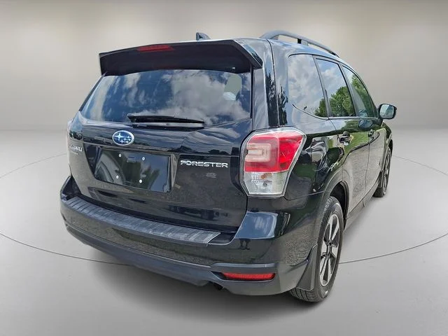 Used 2018 Black Subaru 2.5i Premium image 10