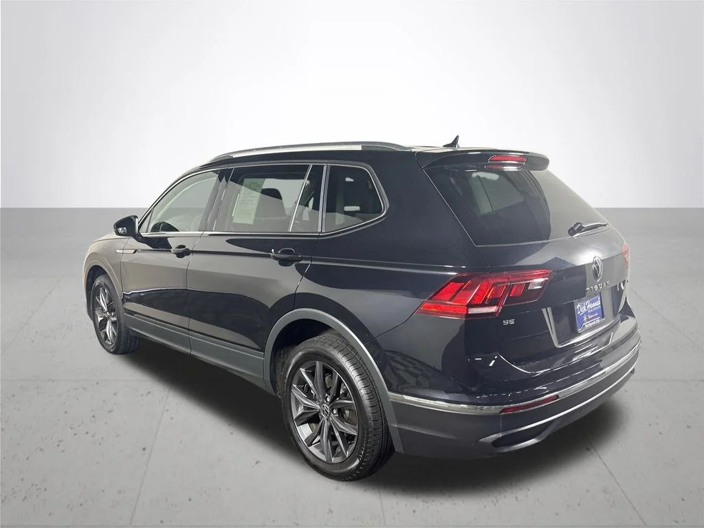 Certified Used 2022 Black Volkswagen 2.0T SE image 9