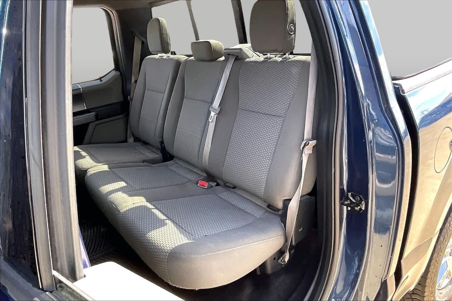Used 2017 Blue Jeans Metallic Ford XLT image 21