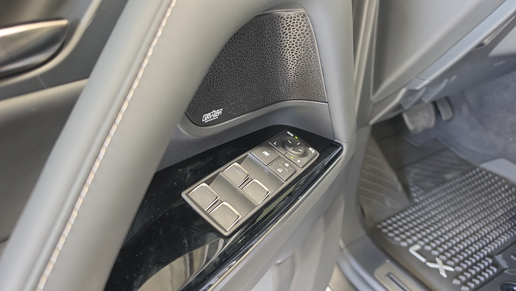 New 2026 Manganese Luster Lexus  600 LUXURY image 13