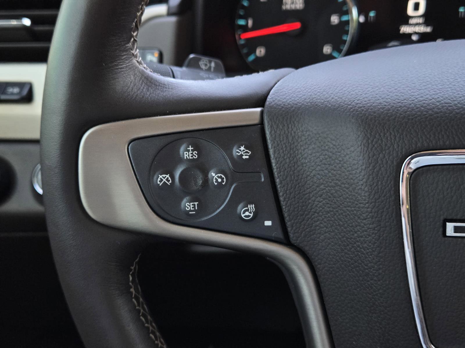 Used 2017 White Frost Tricoat GMC Denali image 18