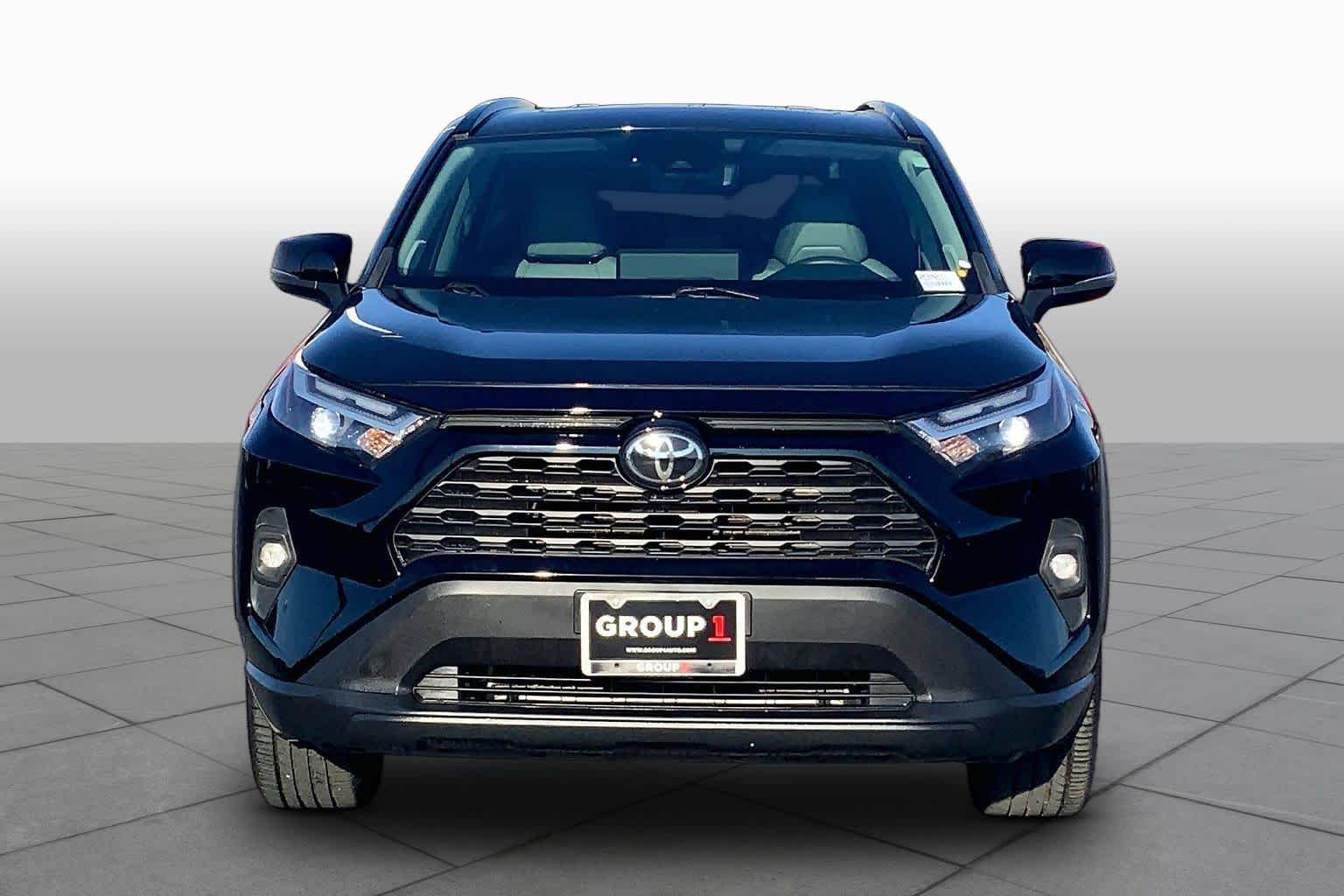 Used 2023 Midnight Black Metallic Toyota XLE Premium image 4