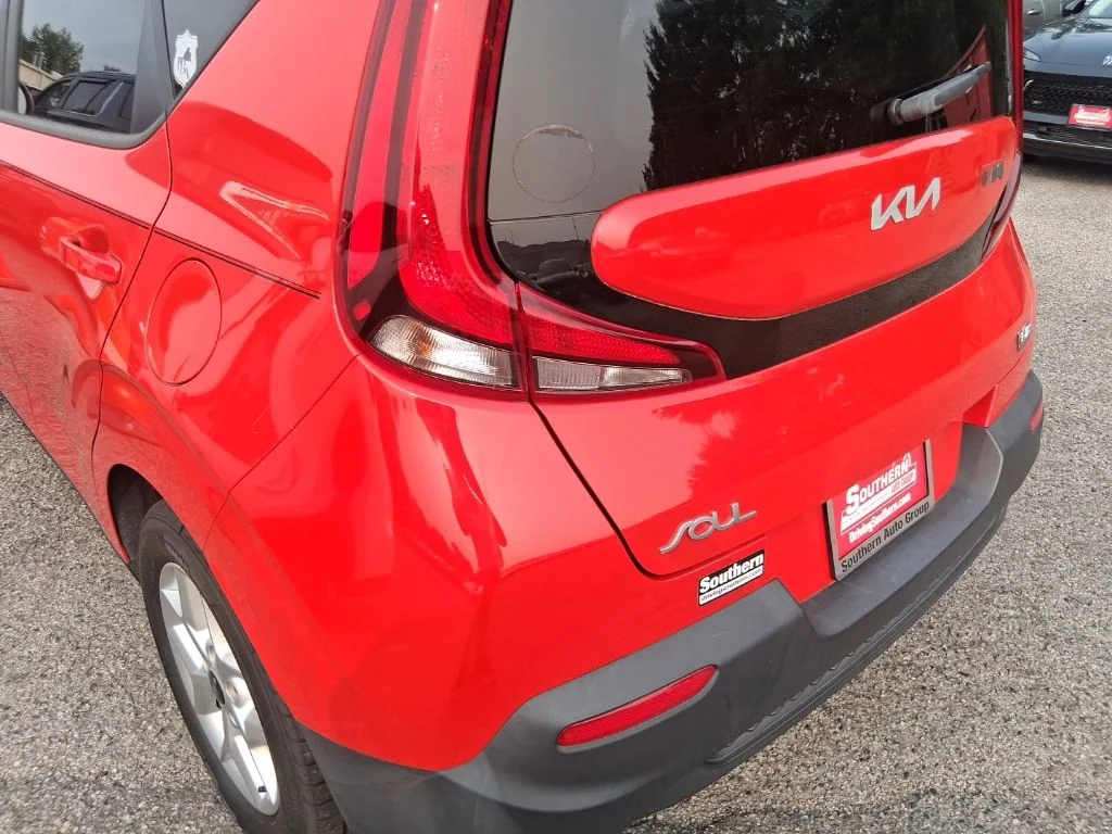 Used 2022 Red Kia LX image 12