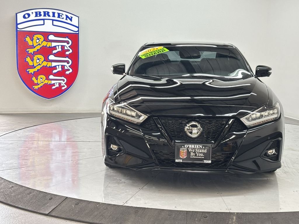 Used 2021 Super Black Nissan SR image 10