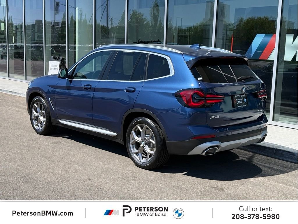 Used 2022 Blue BMW xDrive30i image 3