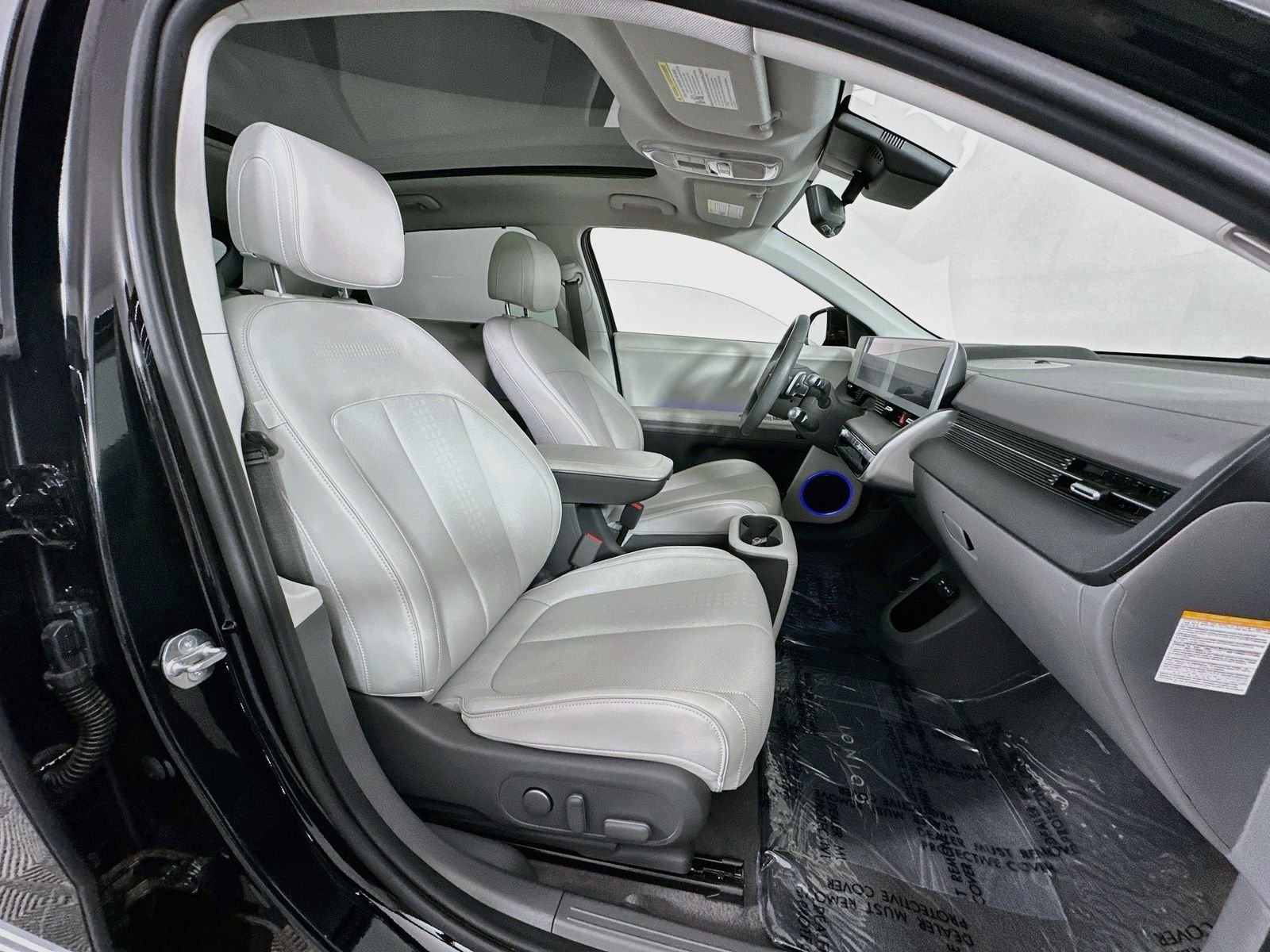 Used 2024 Abyss Black Hyundai Limited image 29