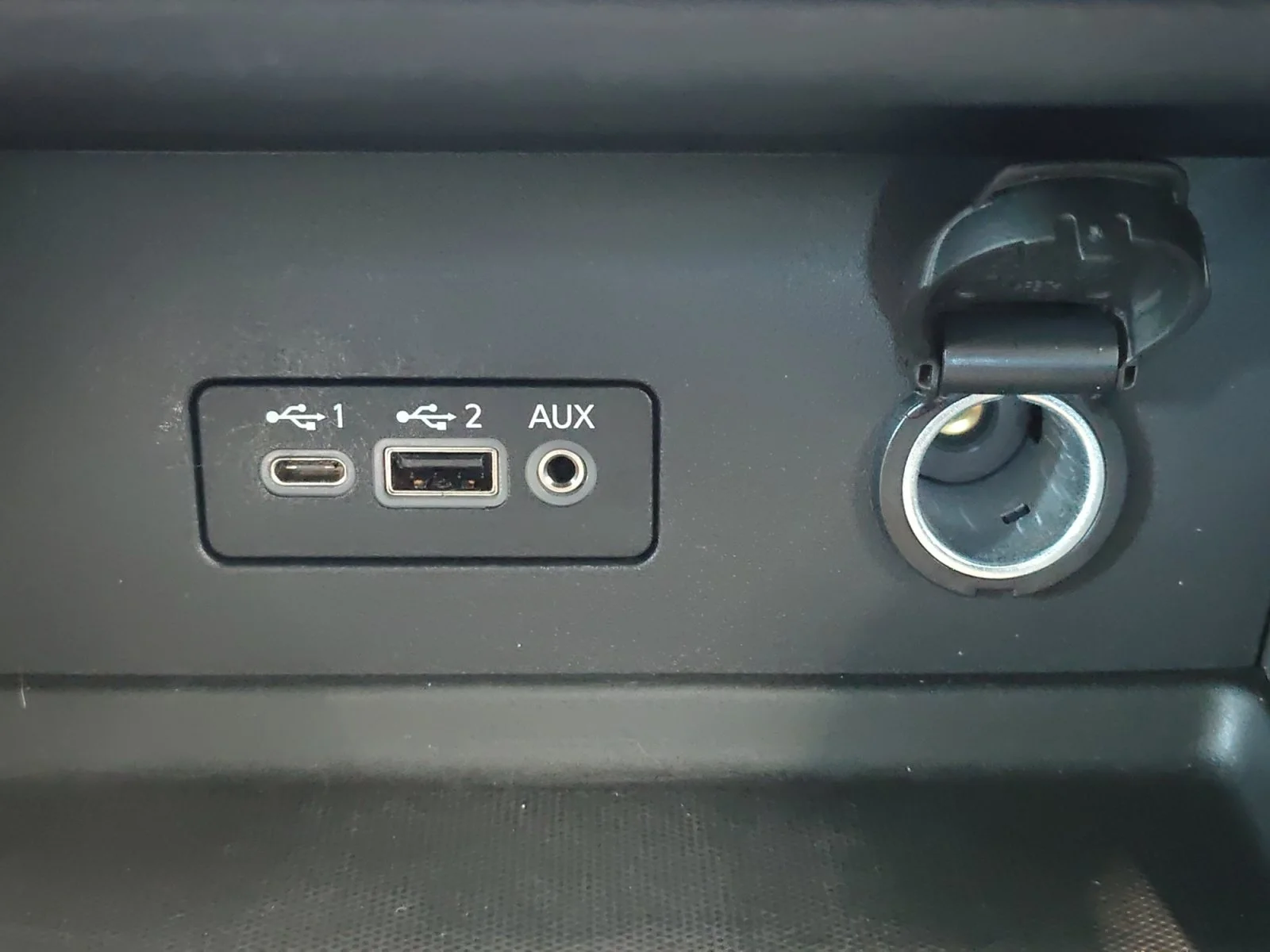 Used 2022 Brilliant Silver Metallic Nissan SV image 20