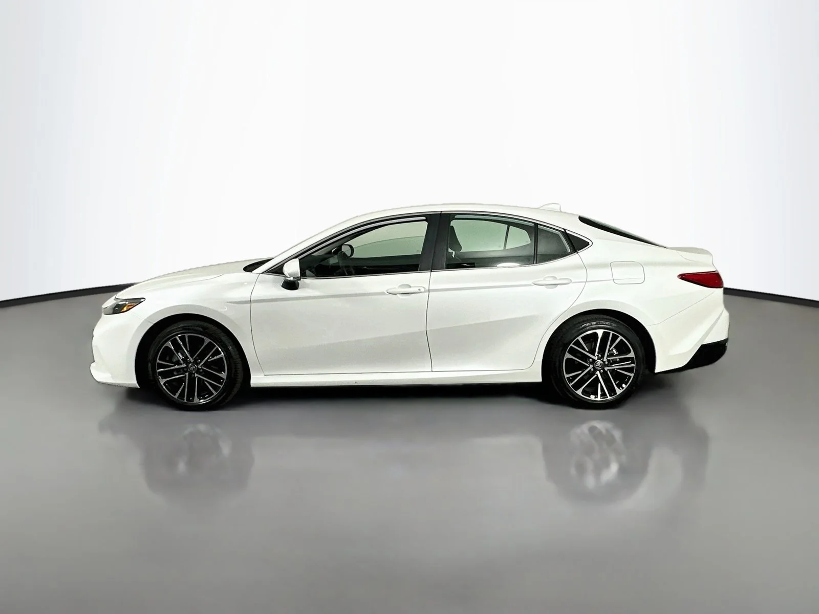 Certified Used 2025 Beige Toyota XLE image 4