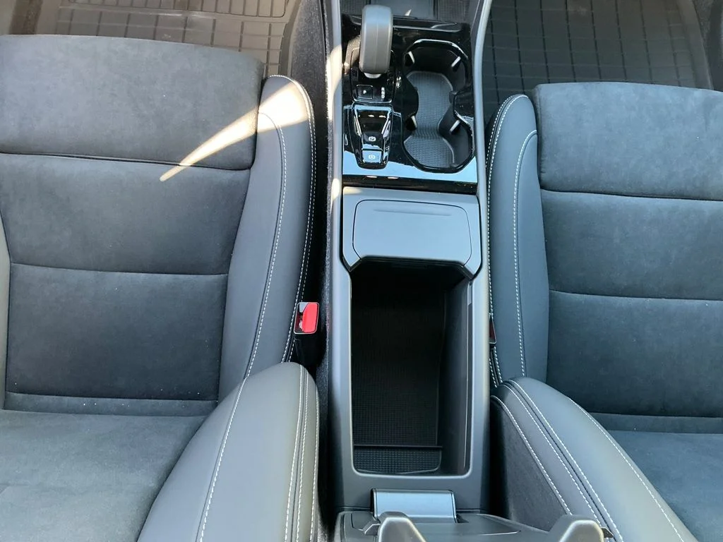 2026 Volvo XC40 Ultra Black Edition - Photo 12