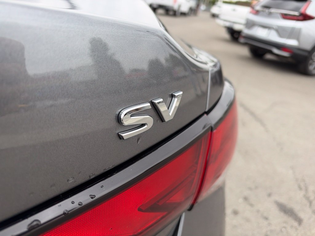 Used 2021 Gray Nissan SV image 7