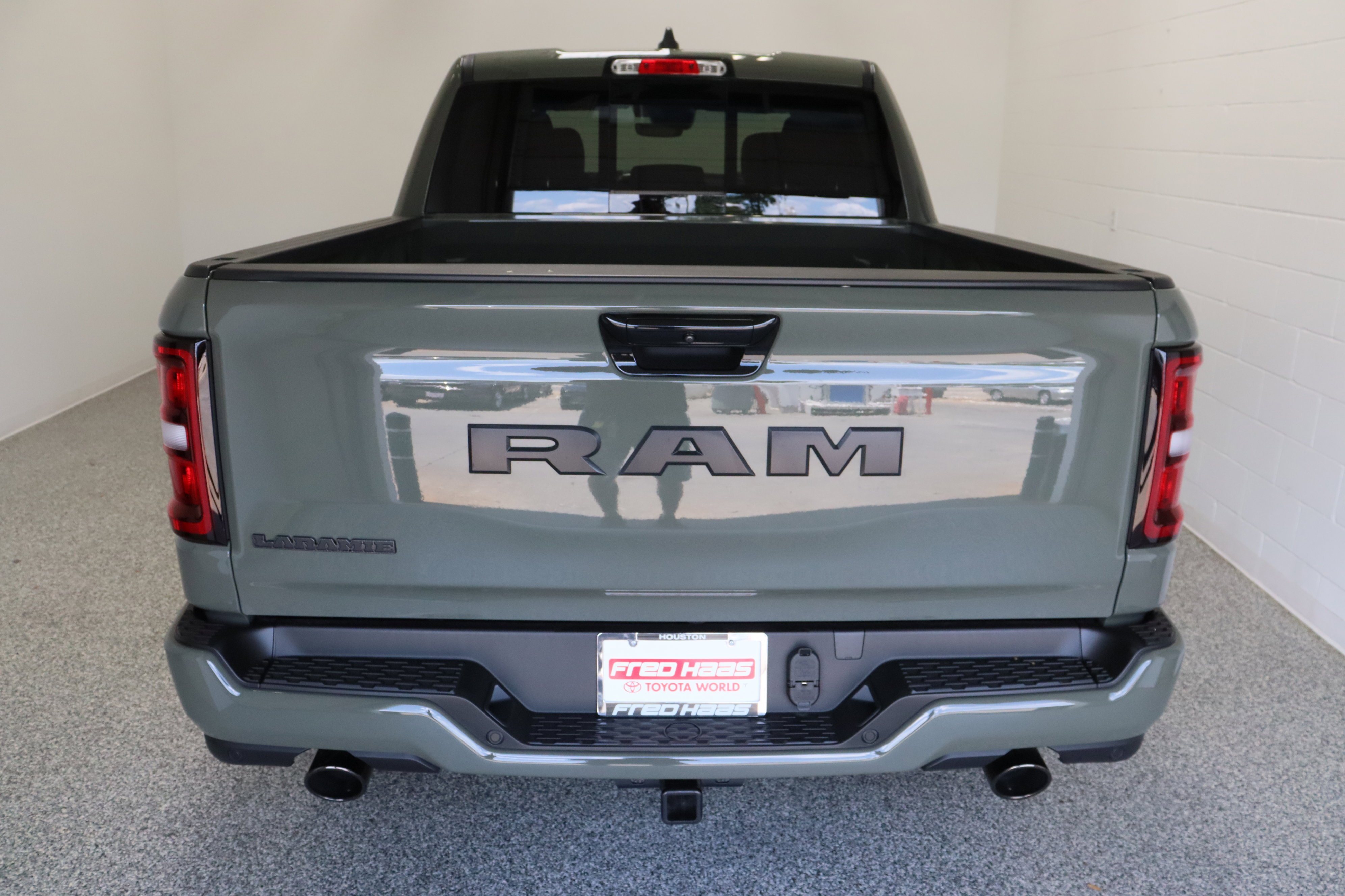 Used 2026 Canyon Lake Ram Laramie 3.0T image 8
