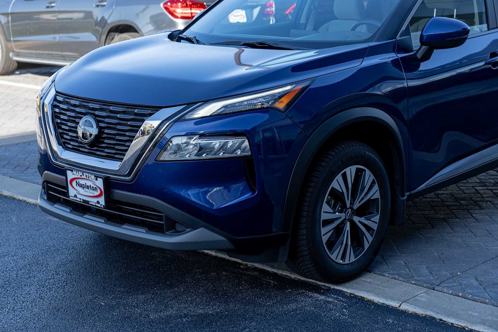 Used 2023 Caspian Blue Metallic Nissan SV image 35