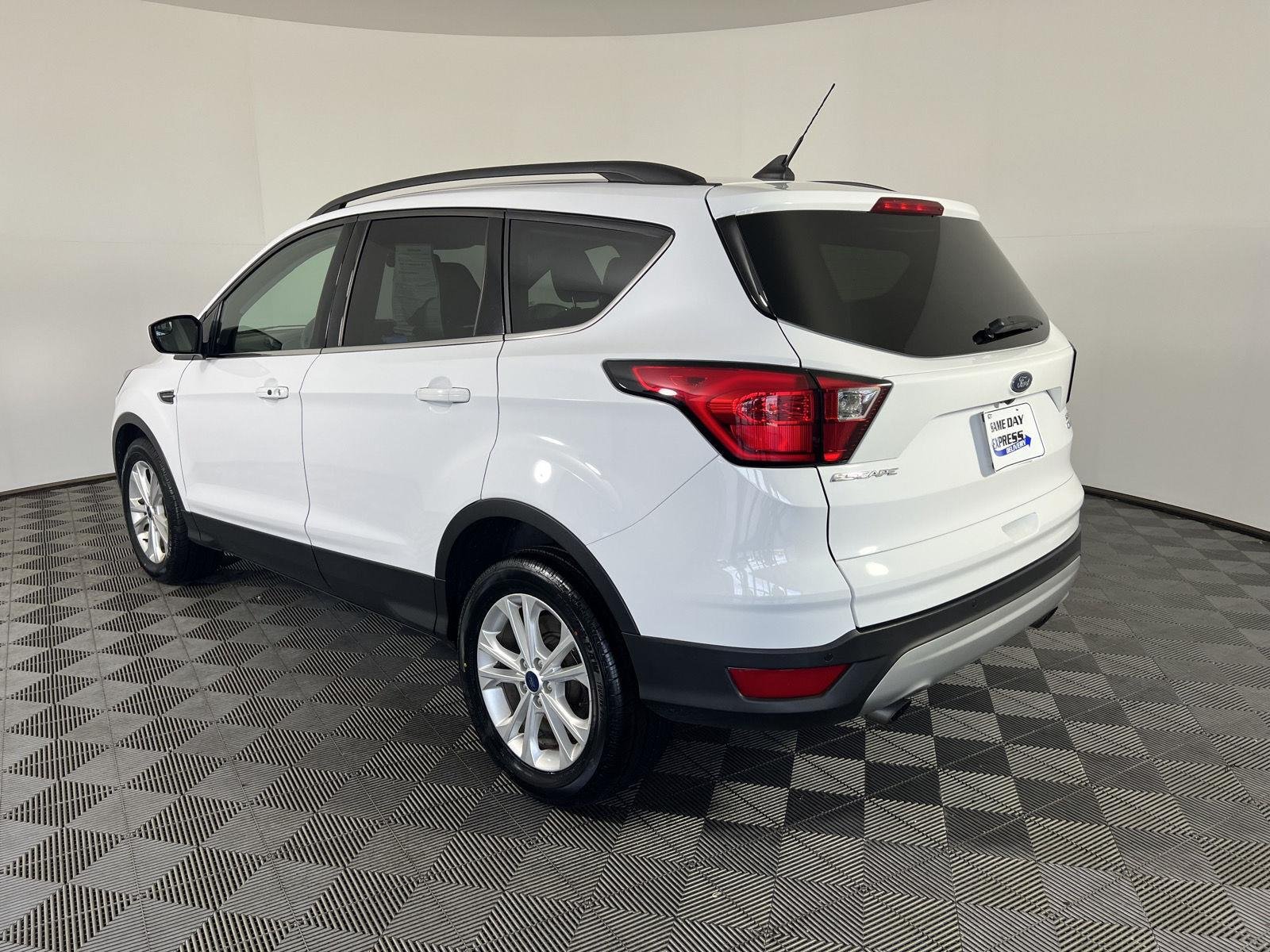 Used 2019 Oxford White Ford SEL image 27