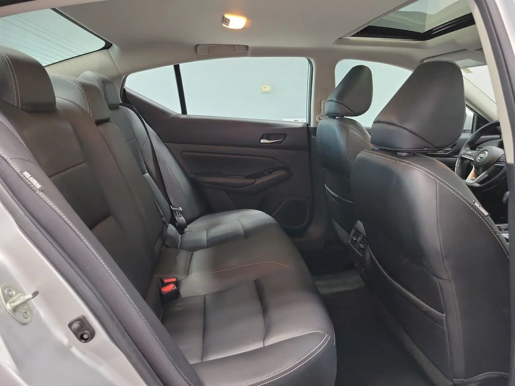 Used 2020 Silver Nissan 2.5 SL image 13