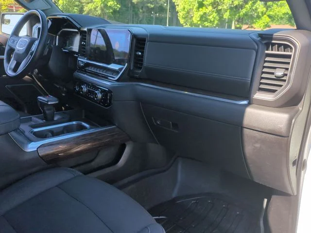 Used 2022 White GMC Elevation image 35
