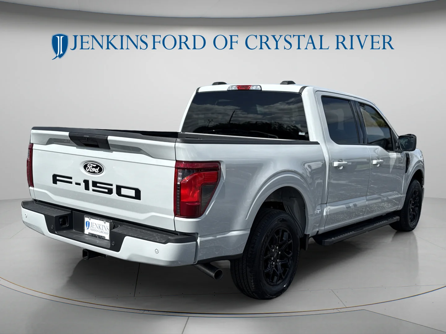 Used 2026 Avalanche Ford XLT image 5