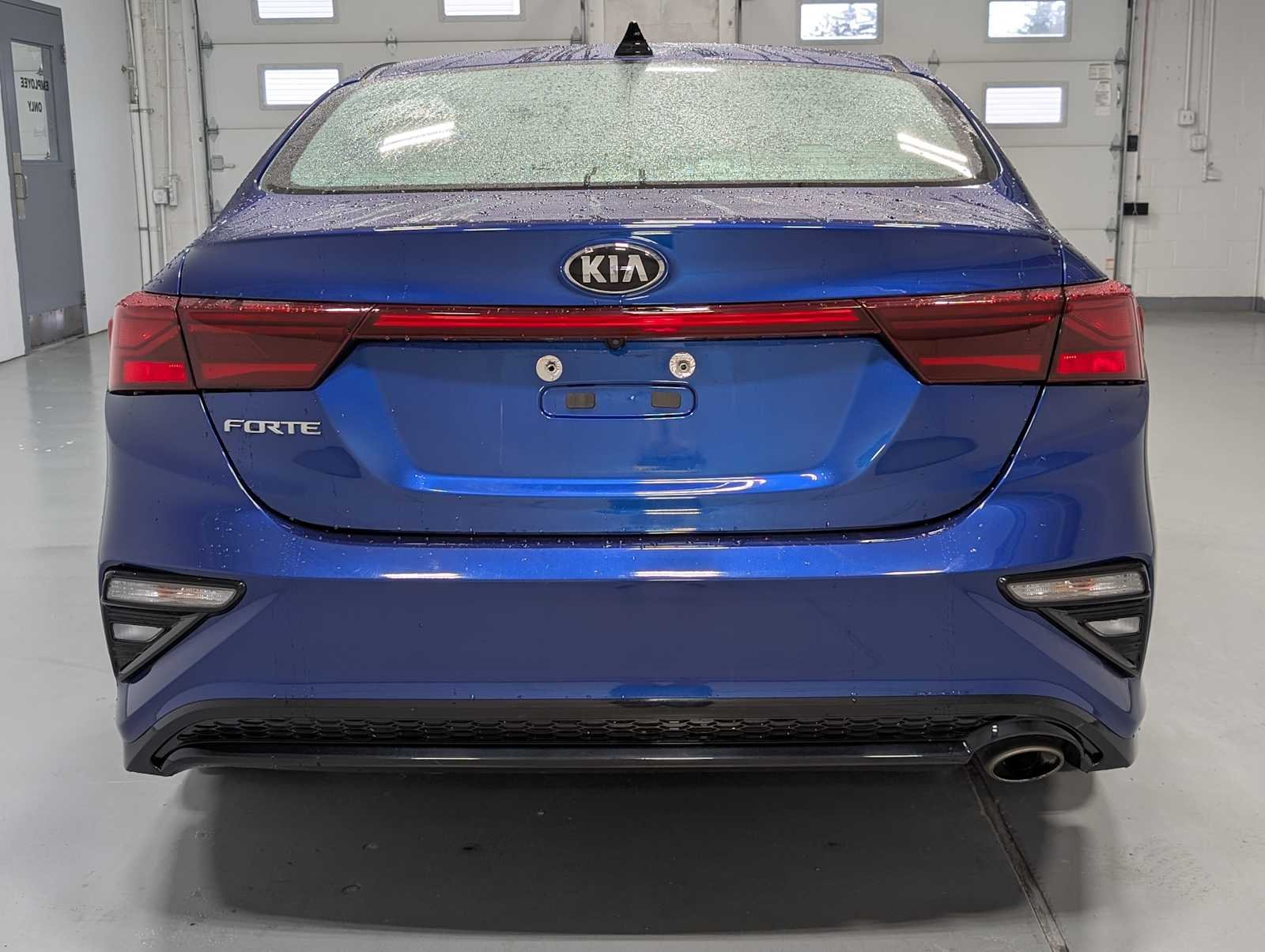 Used 2020 Deep Sea Blue Kia LXS image 9